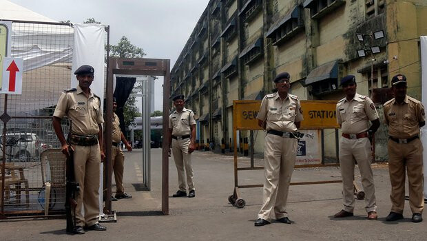 टपाली मतदानात मुंबई-ठाणे पोलिस अग्रेसर