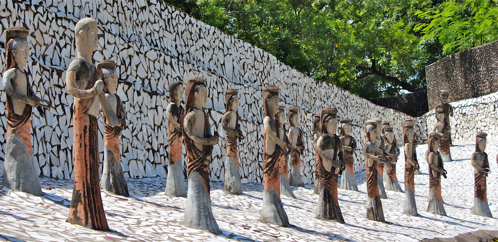 टाकाऊ कचऱ्यापासून 'इथं' साकारणार रॉक गार्डन