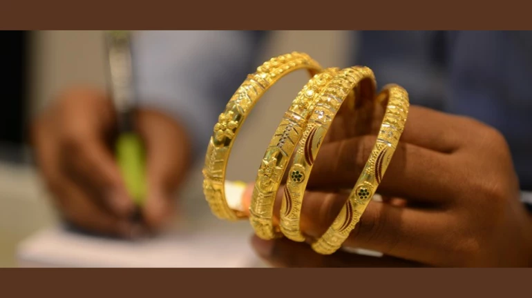 नोटाबंदीनंतर मोदी सरकारची घरातल्या 'गोल्ड'वर नजर नोटाबंदीनंतर मोदी सरकारची घरातल्या 'गोल्ड'वर नजर