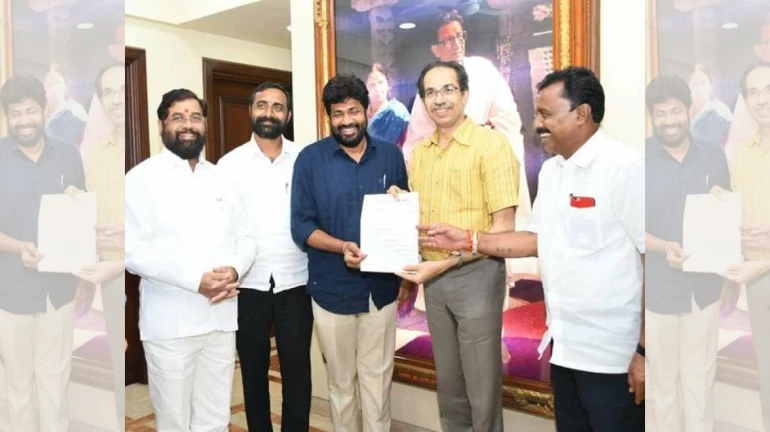 7 और विधायकों ने दिया शिवसेना को अपना समर्थन 7 और विधायकों ने दिया शिवसेना को अपना समर्थन