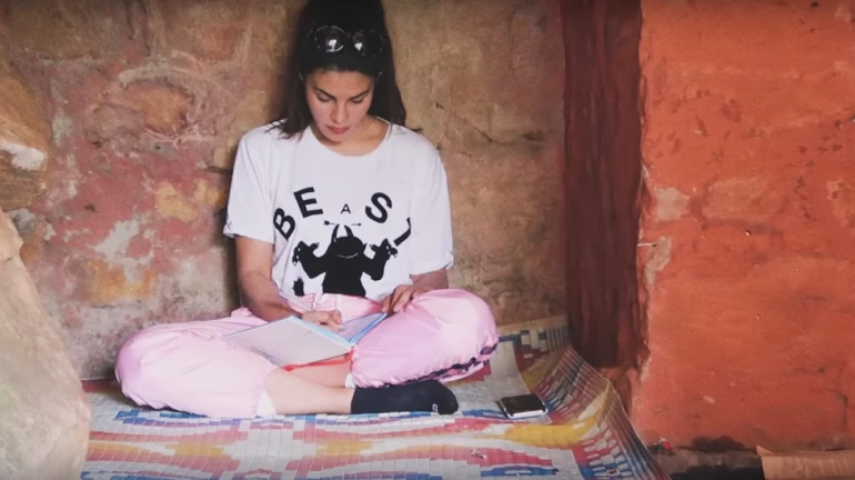 जैकलीन फर्नांडीज पहुंंची हिमालय, वजह है हैरान करने वाली! जैकलीन फर्नांडीज पहुंंची हिमालय, वजह है हैरान करने वाली!