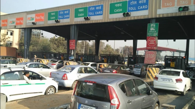 पैसे दिल्याशिवाय टोल नाक्यावरुन होणार प्रवास, १ डिसेंबरपासून 'हा' नियम लागू पैसे दिल्याशिवाय टोल नाक्यावरुन होणार प्रवास, १ डिसेंबरपासून 'हा' नियम लागू