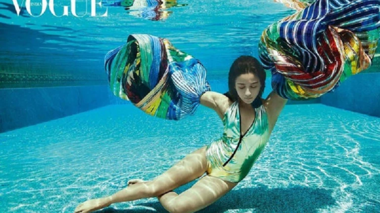 आलियाचा हॉट अंदाज पाहून तुम्हीही म्हणाल Wow आलियाचा हॉट अंदाज पाहून तुम्हीही म्हणाल Wow