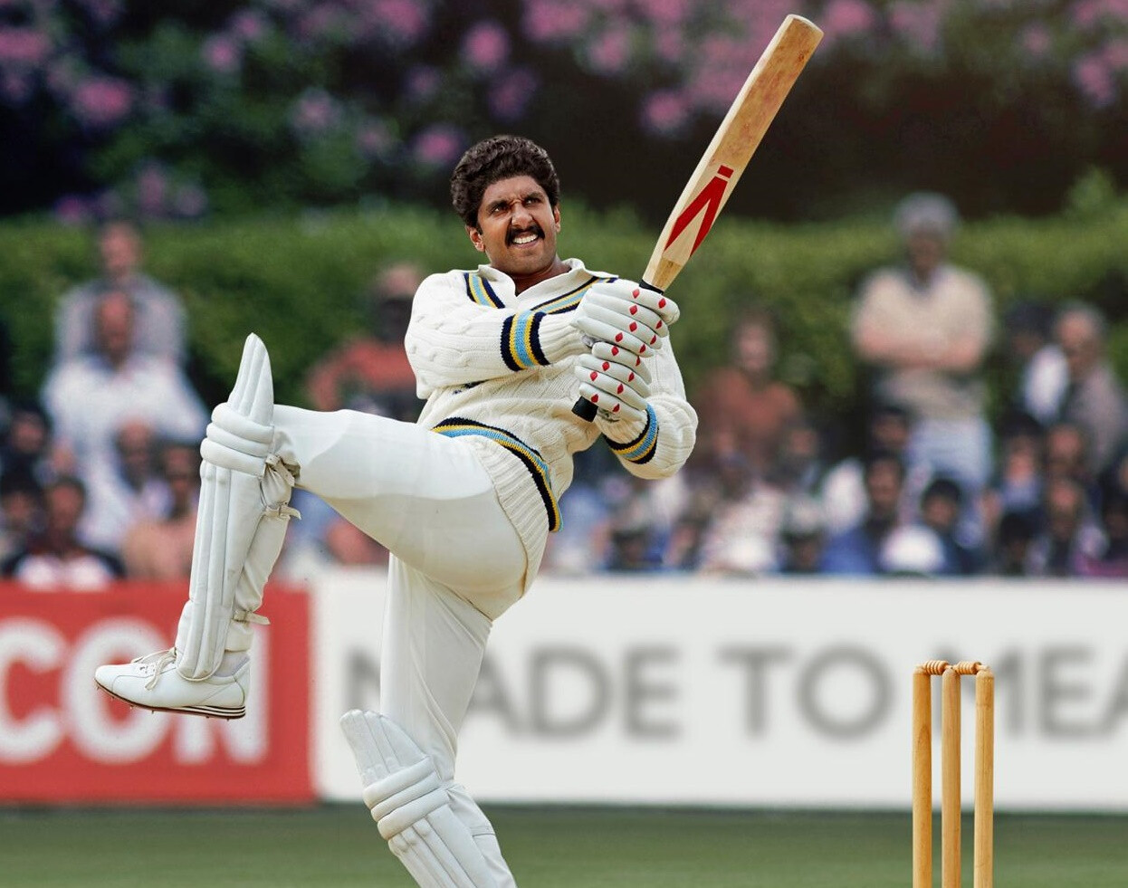 रणवीर सिंह, कपिल देव के आयकॉनिक 'नटराज पोज' में आए नजर, '83 का पोस्टर हुआ रिलीज