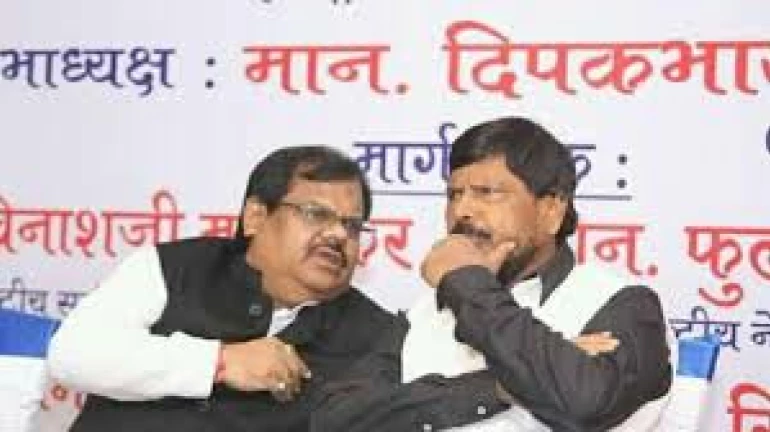 दिपक निखालजे को आरपीआई ने किया निलंबित दिपक निखालजे को आरपीआई ने किया निलंबित