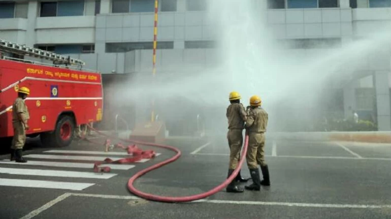 आग विझवण्यासाठी पालिका आणणार 'ही' नवी यंत्रणा आग विझवण्यासाठी पालिका आणणार 'ही' नवी यंत्रणा