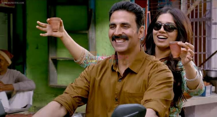 अक्षय कुमार और भूमि पेडनेकर लोकप्रियता में सबसे ऊपर