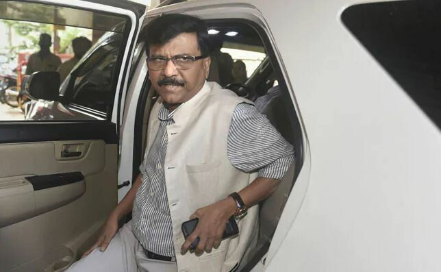 डिस्चार्ज मिळताच संजय राऊतांची तोफ धडाडली, पहिला निशाणा भाजप-राज्यपालांवर