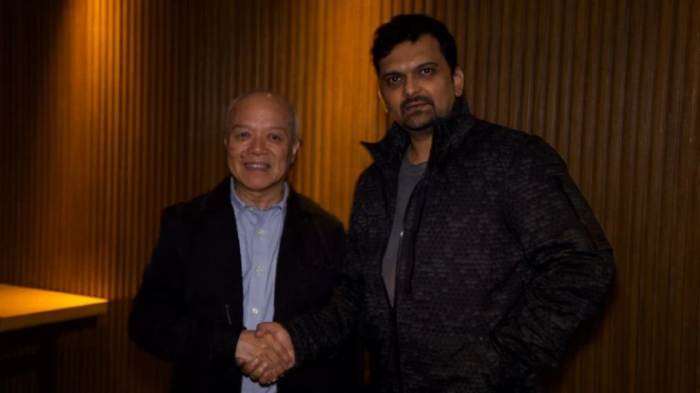 दिग्गज चीनी डायरेक्टर स्टीफन लाम और झांग यिमौ के साथ जुड़ें गौरांग दोषी दिग्गज चीनी डायरेक्टर स्टीफन लाम और झांग यिमौ के साथ जुड़ें गौरांग दोषी