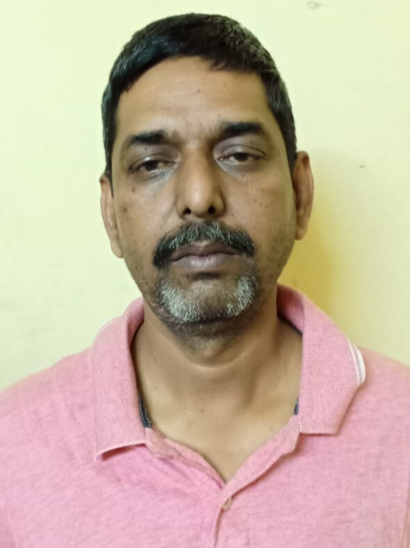 व्यापाऱ्यांना बनावट सोनं विकणाऱ्या टोळीच्या म्होरक्याला अटक