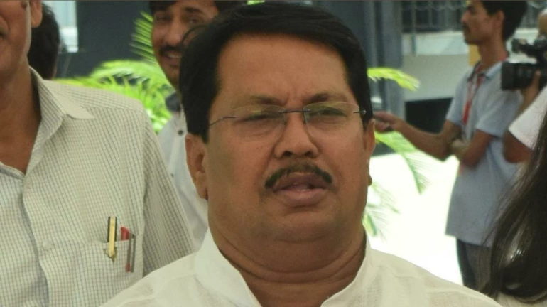 Maharashtra minister Vijay Wadettiwar warns of new curbs on petrol supply and other essentials Maharashtra minister Vijay Wadettiwar warns of new curbs on petrol supply and other essentials