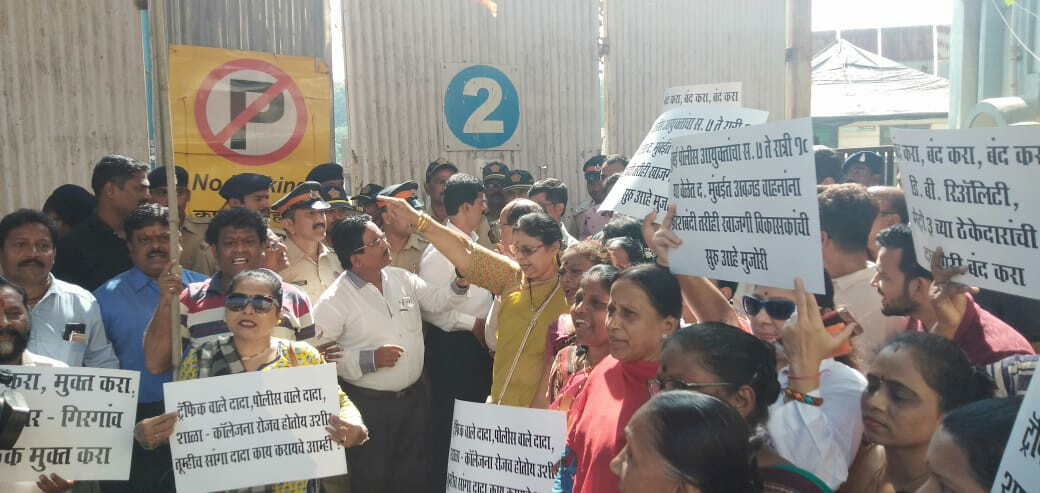 मेट्रोविरोधात शिवसेनेचं गिरगावात आंदोलन
