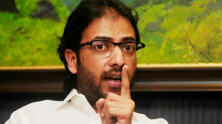 देशपांडेवरील हल्लाप्रकरणी आदित्य ठाकरे, संजय राऊतांना ताब्यात घ्या : अमेय खोपकर देशपांडेवरील हल्लाप्रकरणी आदित्य ठाकरे, संजय राऊतांना ताब्यात घ्या : अमेय खोपकर