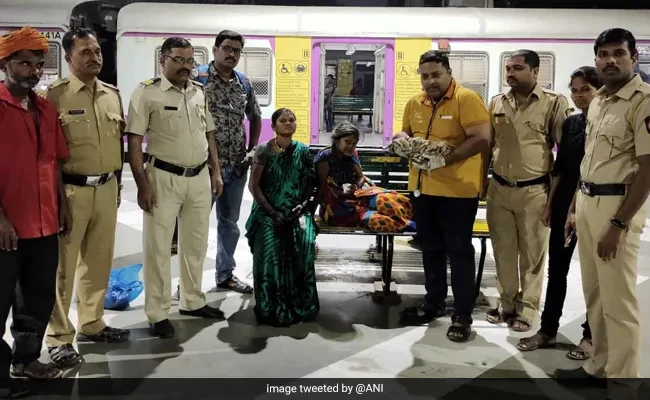 One-Rupee Clinic helps 18-year-old deliver her baby at Panvel station