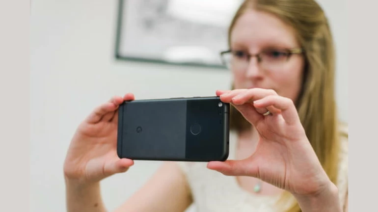 गुगल स्मार्टफोन हॅक करून मिळवा ११ कोटी गुगल स्मार्टफोन हॅक करून मिळवा ११ कोटी