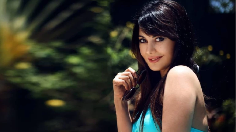 Minissha Lamba to make her digital debut with Ullu App's Kasak Minissha Lamba to make her digital debut with Ullu App's Kasak