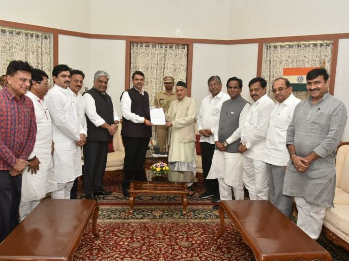 राजीनामा देऊन देवेंद्र फडणवीस यांनी केला 'हा' विक्रम