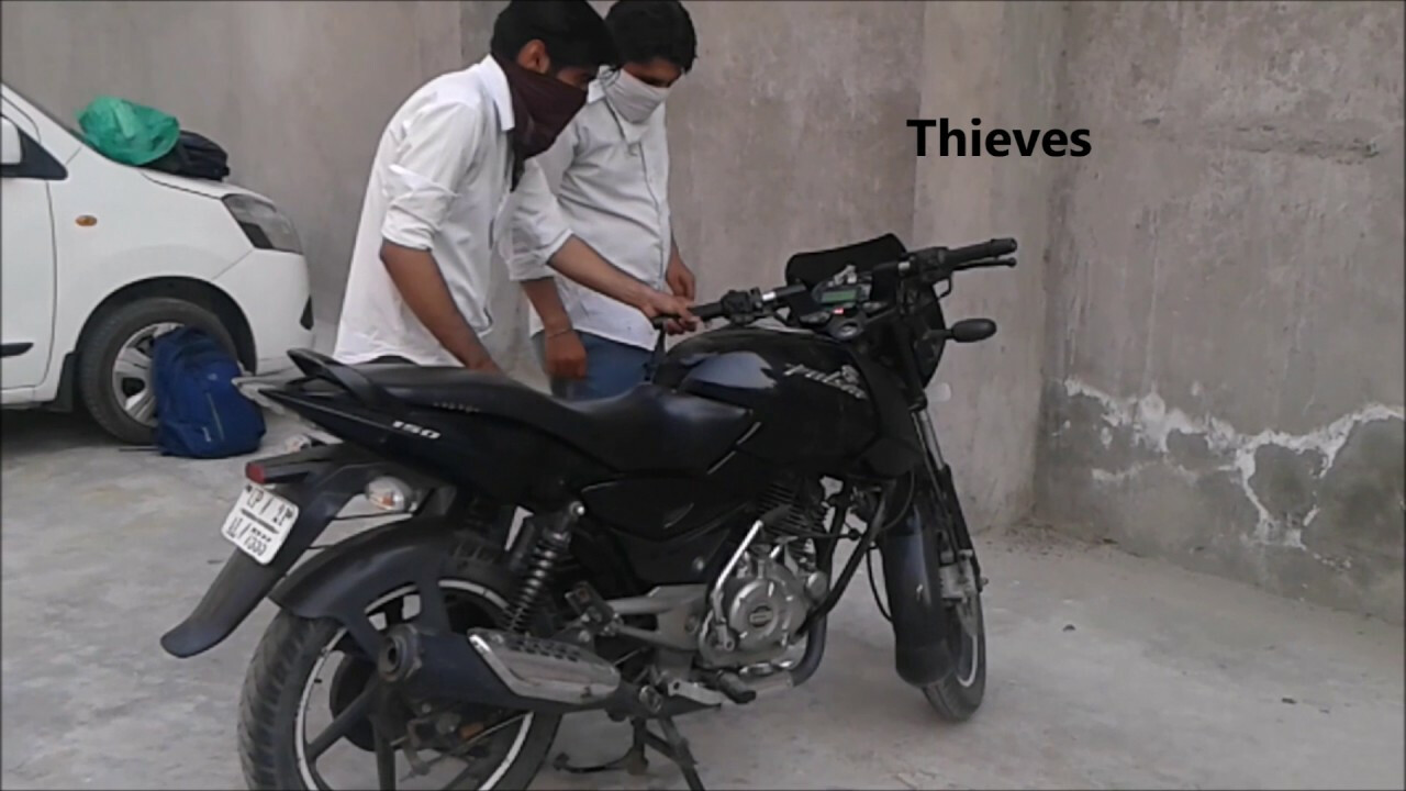 मौजमजेसाठी ते चोरायचे दुचाकी