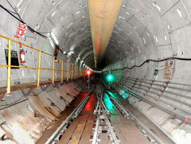 The case of tilted buildings and Metro 3 constructions