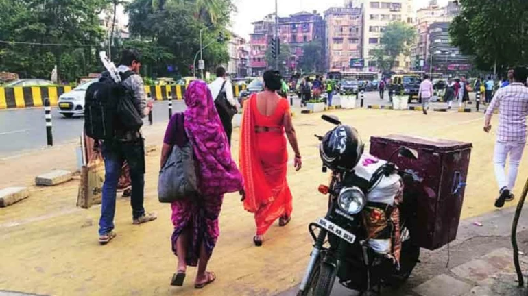 मुंबईतील 'येथील' पादचारी मार्गिकेचा प्रयोग फसणार? मुंबईतील 'येथील' पादचारी मार्गिकेचा प्रयोग फसणार?