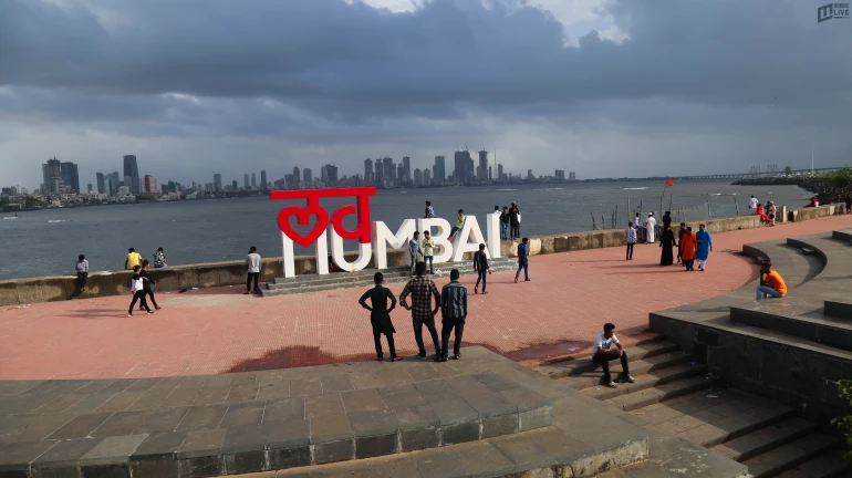 No Selfie Zones in Mumbai: Caution Advised