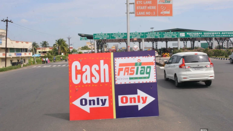 गाडीला फास्टॅग लावला नाहीत? मग 'या' तारखेपासून भरा दुप्पट टोल गाडीला फास्टॅग लावला नाहीत? मग 'या' तारखेपासून भरा दुप्पट टोल