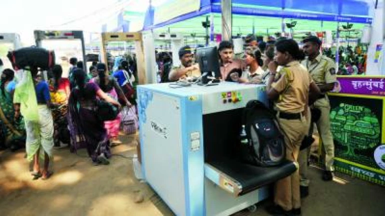 चैत्यभूमीवर कडेकोट बंदोबस्त चैत्यभूमीवर कडेकोट बंदोबस्त