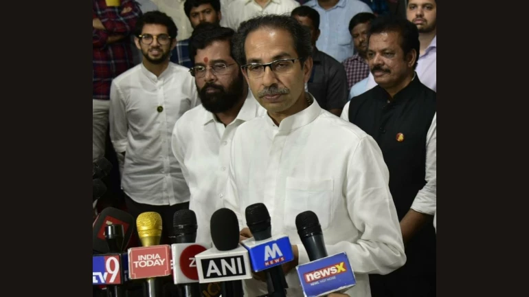 मुख्यमंत्री उद्धव ठाकरेंवर केलं ट्विट, युजर्स म्हणाले 'युवराज का इंटरनेट स्लो है' मुख्यमंत्री उद्धव ठाकरेंवर केलं ट्विट, युजर्स म्हणाले 'युवराज का इंटरनेट स्लो है'