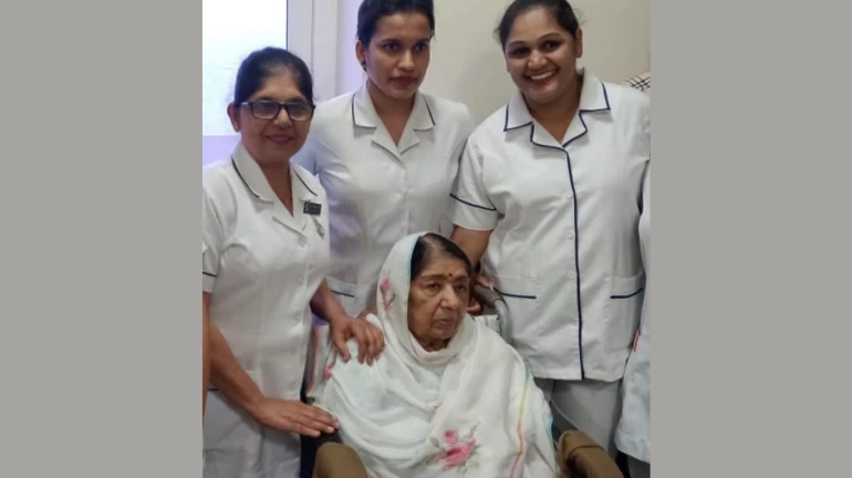Lata mangeshkar health upadate : लता को वेंटिलेटर से हटाया गया, अभी भी ICU में