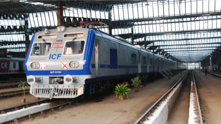 Central Railway to Install Food Vending Machines at 19 Railway Stations Central Railway to Install Food Vending Machines at 19 Railway Stations