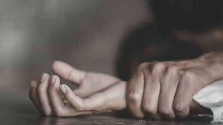 धक्कादायक !  पोटच्या मुलीवर बापानेच केला बलात्कार धक्कादायक !  पोटच्या मुलीवर बापानेच केला बलात्कार