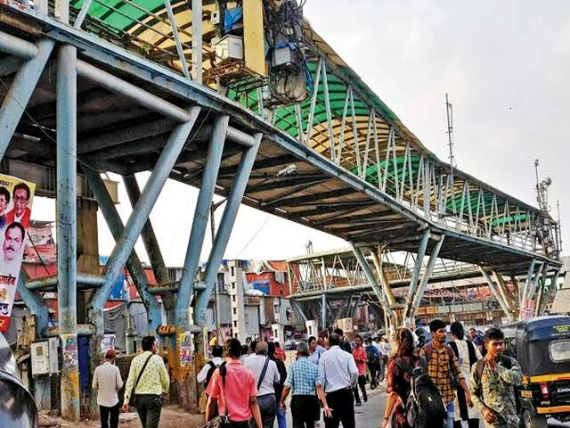 Commuters face more trouble as BMC begins nullah-widening work below Bandra skywalk