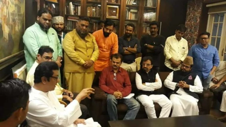 आंदोलन, जाळपोळ, दंगली सरकारला हवंच आहे - राज ठाकरे आंदोलन, जाळपोळ, दंगली सरकारला हवंच आहे - राज ठाकरे