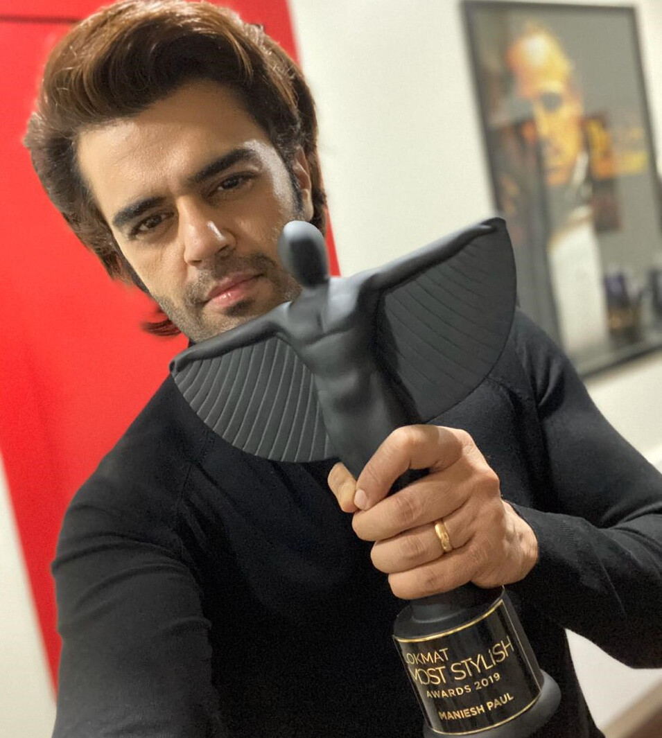 मनीष पॉल मोस्ट स्टाइलिश होस्ट के अवॉर्ड से हुए सम्मानित