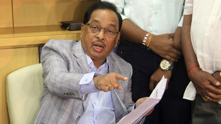 1500 रुपए में लोगों का परिवार कैसे चलेगा? नारायण राणे ने आर्थिक पैकेज पर उठाए सवाल 1500 रुपए में लोगों का परिवार कैसे चलेगा? नारायण राणे ने आर्थिक पैकेज पर उठाए सवाल