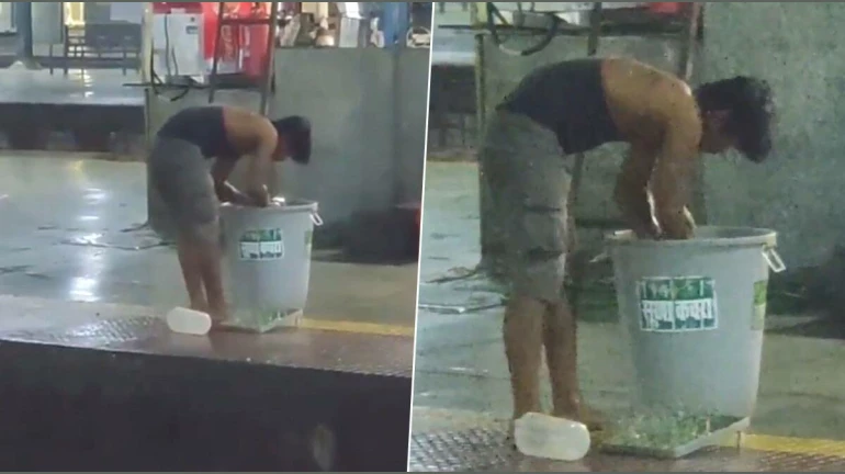 ठाणे स्टेशन में चाय बेचने वाले शख्स की करतूत आई सामने, वीडियो हुआ वायरल, मचा हड़कंप ठाणे स्टेशन में चाय बेचने वाले शख्स की करतूत आई सामने, वीडियो हुआ वायरल, मचा हड़कंप