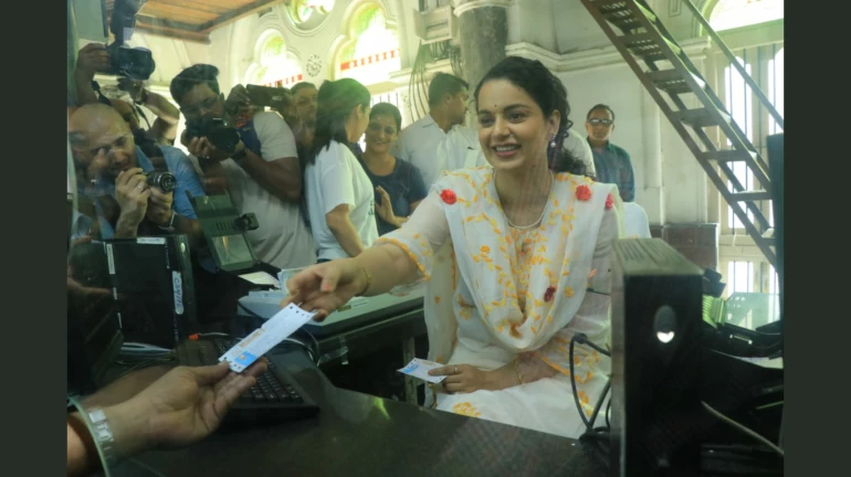 'मम्मी' बोलकर लड़कियों का मजाक उड़ाने वालों पर भड़कीं कंगना रनौत 'मम्मी' बोलकर लड़कियों का मजाक उड़ाने वालों पर भड़कीं कंगना रनौत