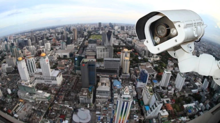 बेशिस्त मुंबईकरांवर आता १० हजार कॅमेऱ्यांची नजर बेशिस्त मुंबईकरांवर आता १० हजार कॅमेऱ्यांची नजर