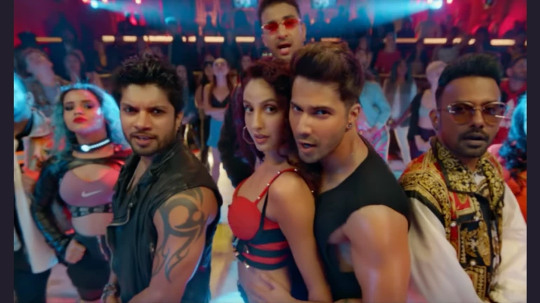 नोरा फतेही ने फ्लोर पर बढ़ाई 'गर्मी', 'स्ट्रीट डांसर 3डी' का नया गाना हुआ रिलीज! नोरा फतेही ने फ्लोर पर बढ़ाई 'गर्मी', 'स्ट्रीट डांसर 3डी' का नया गाना हुआ रिलीज!