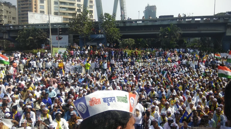 हिंमत असेल तर अटक करून दाखवा- प्रकाश आंबेडकर हिंमत असेल तर अटक करून दाखवा- प्रकाश आंबेडकर