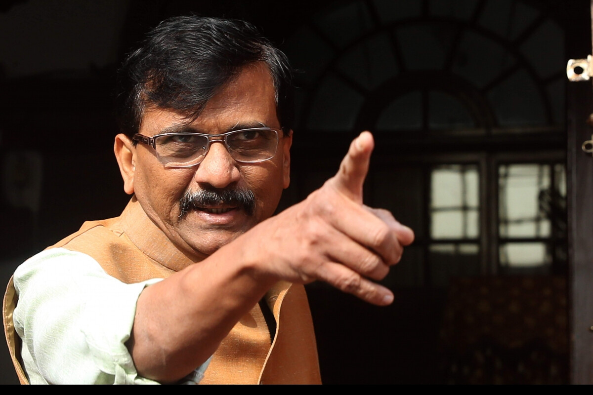 संजय राऊत नाराज?, शपथविधी सोहळ्याला  दांडी