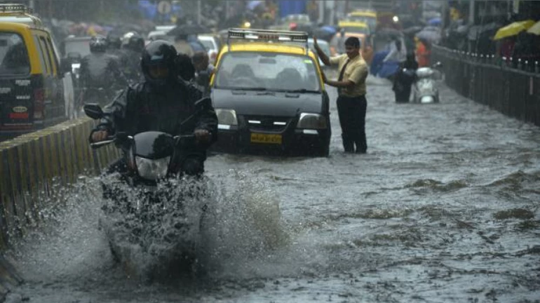 Mumbai Rains: घराबाहेर पडू नका! मुंबईकरांसाठी पोलिसांचा अलर्ट