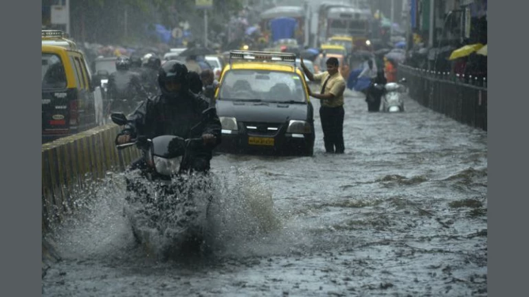 Mumbai Rains: बारिश के ये मीम्स देखकर हो जाएंगे लोट-पोट Mumbai Rains: बारिश के ये मीम्स देखकर हो जाएंगे लोट-पोट