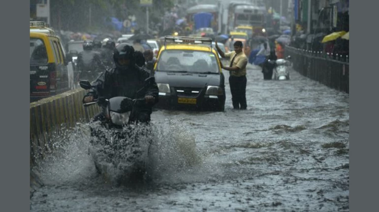 Mumbai Rains: बारिश के ये मीम्स देखकर हो जाएंगे लोट-पोट