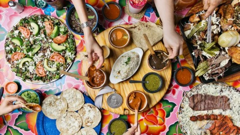 दशकपूर्ती : गेल्या १० वर्षात या '८' रेस्टो आणि कॅफेंनी बदलली खाद्यसंस्कृती दशकपूर्ती : गेल्या १० वर्षात या '८' रेस्टो आणि कॅफेंनी बदलली खाद्यसंस्कृती