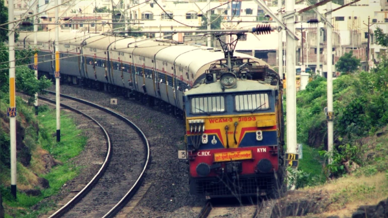 होळी सणासाठी मध्य रेल्वेच्या 20 अतिरिक्त विशेष गाड्या होळी सणासाठी मध्य रेल्वेच्या 20 अतिरिक्त विशेष गाड्या