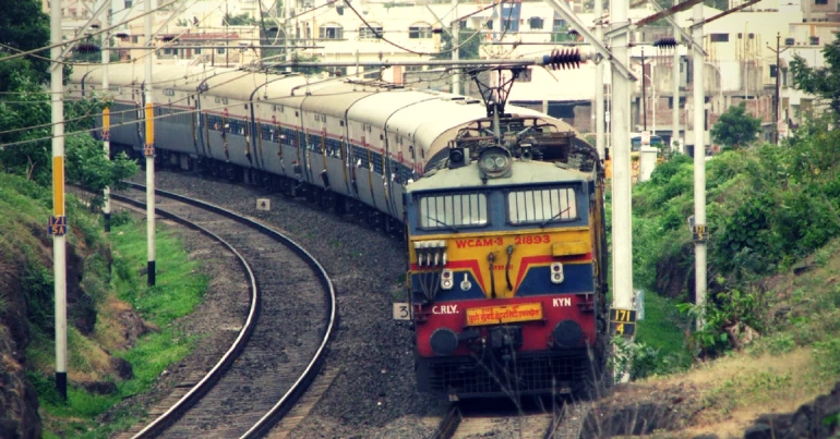 मध्य रेलवे मुंबई से 172 ग्रीष्मकालीन विशेष ट्रेनें चलाएगा