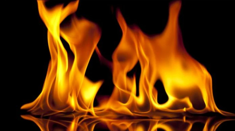 जोगेश्वरीत गोदामाला भीषण आग जोगेश्वरीत गोदामाला भीषण आग