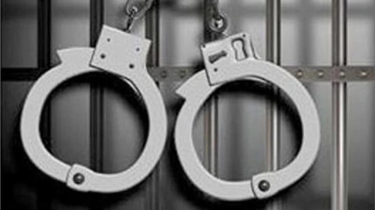 पुलिस अधिकारी की पत्नी ने मांगा रिश्वत, हुई गिरफ्तार पुलिस अधिकारी की पत्नी ने मांगा रिश्वत, हुई गिरफ्तार