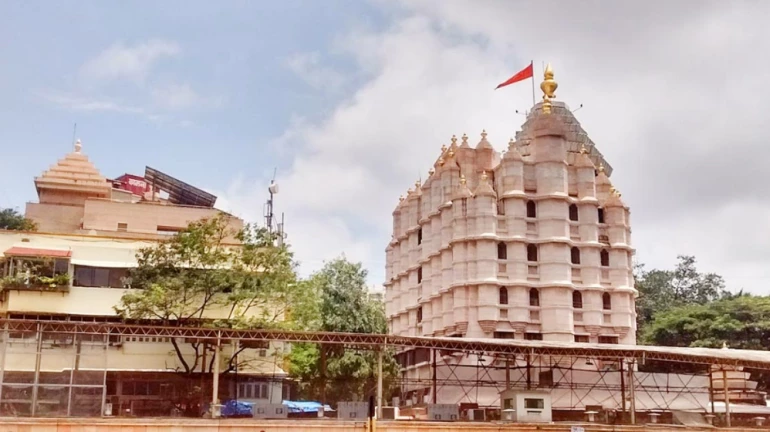 सिद्धिविनायक मंदिर ट्रस्ट का विस्तार कर 15 ट्रस्टी करने का विधेयक पारित सिद्धिविनायक मंदिर ट्रस्ट का विस्तार कर 15 ट्रस्टी करने का विधेयक पारित